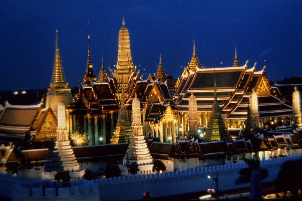 Bangkok's Grand Palace at night