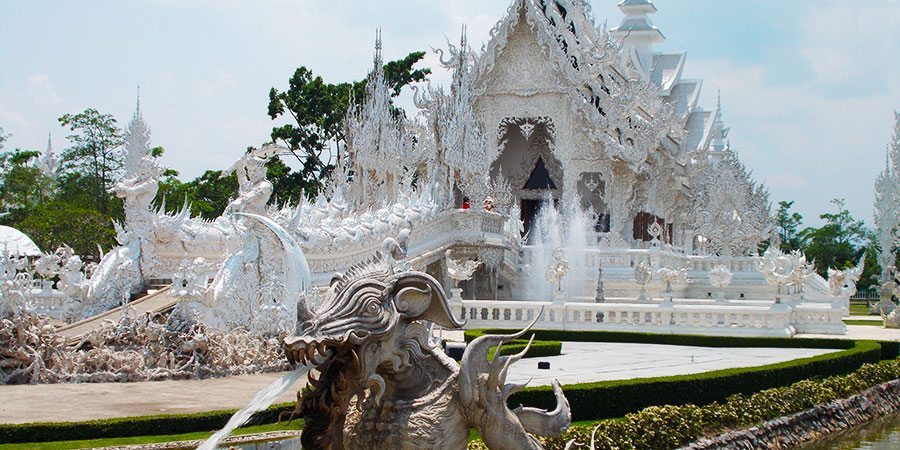 white temple chiang rai thailand itinerary and backpacking route