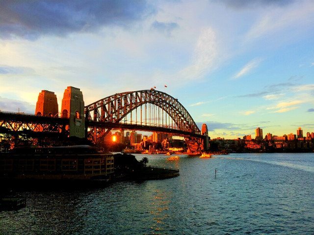 australia backpacker tours