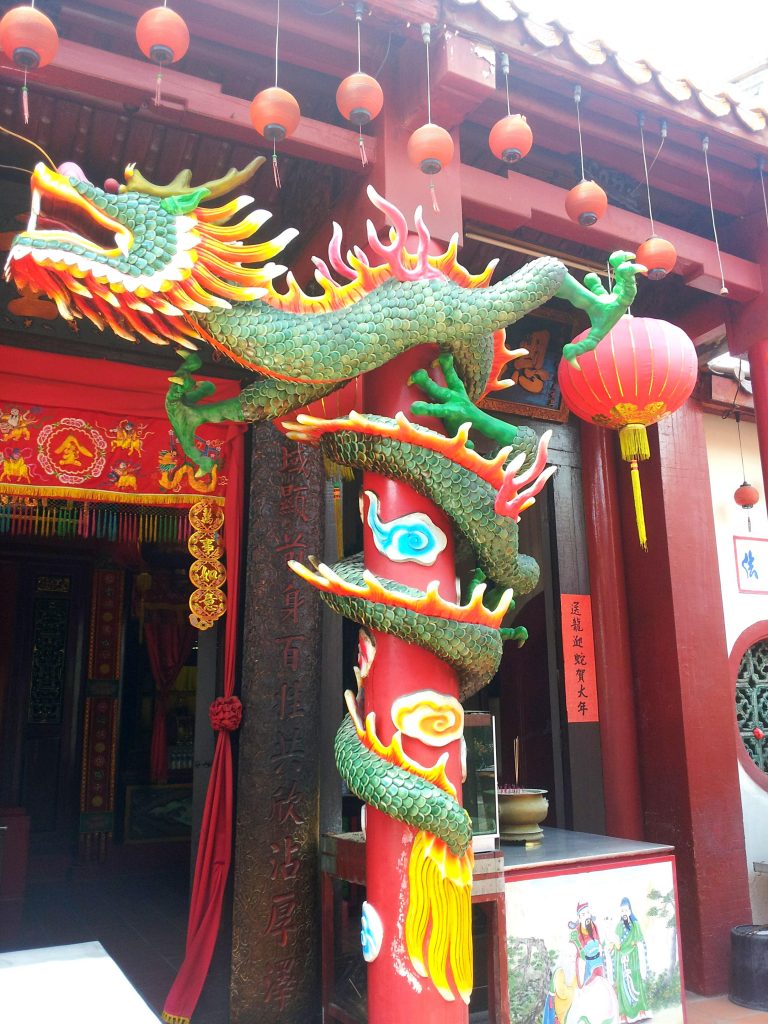 dragon at chinese temple