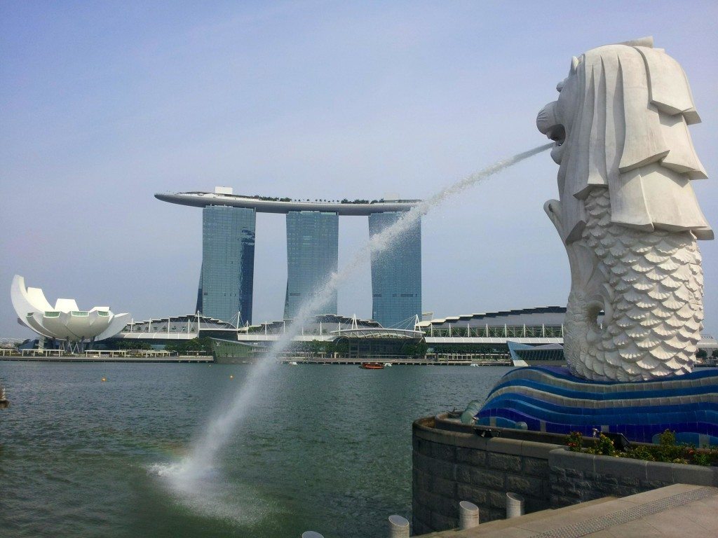 How much does it cost to travel in Singapore?