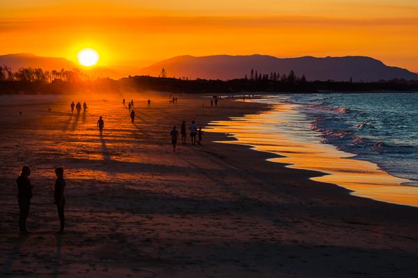 Sunset at Byron Bay on The Perfect East Coast Australia Road Trip Itinerary . Photo credit www.vagabondimpluse.com 