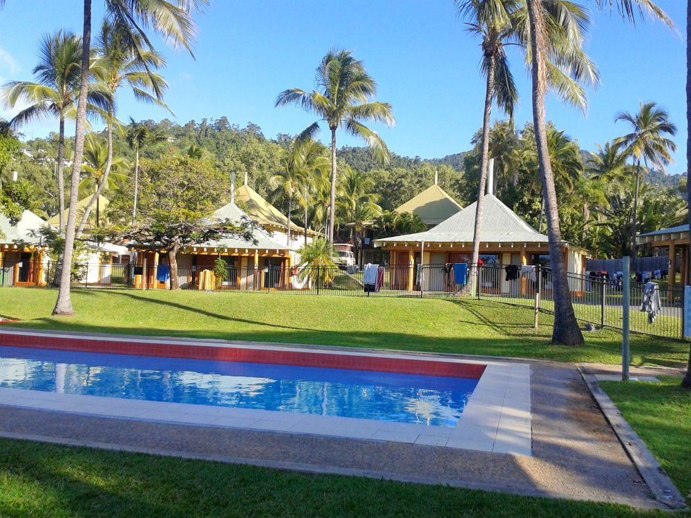 airlie beach australia hostel