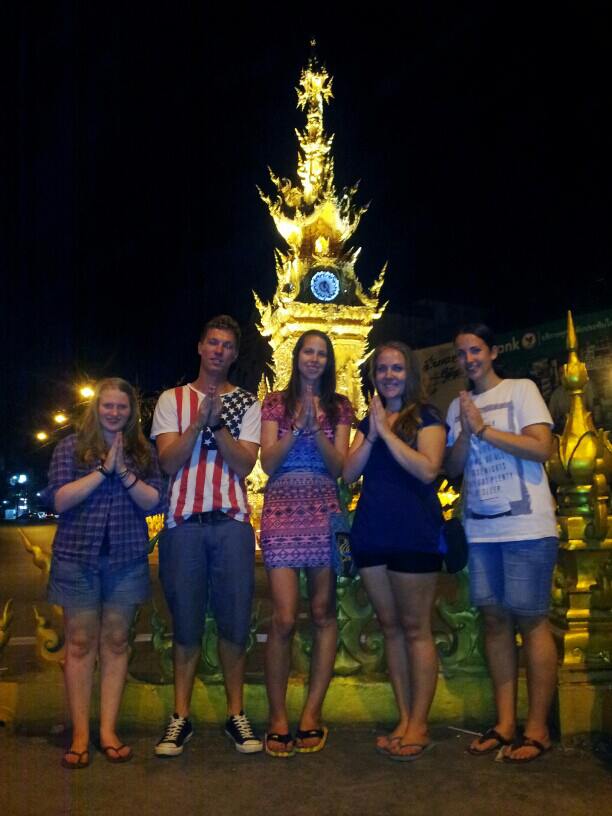 female solo travel in thailand