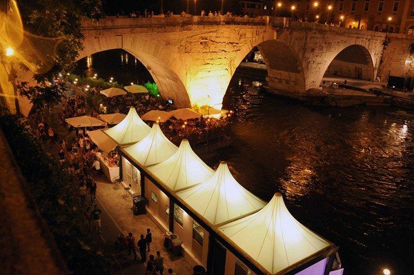 The stalls along the Tiber River in Summer