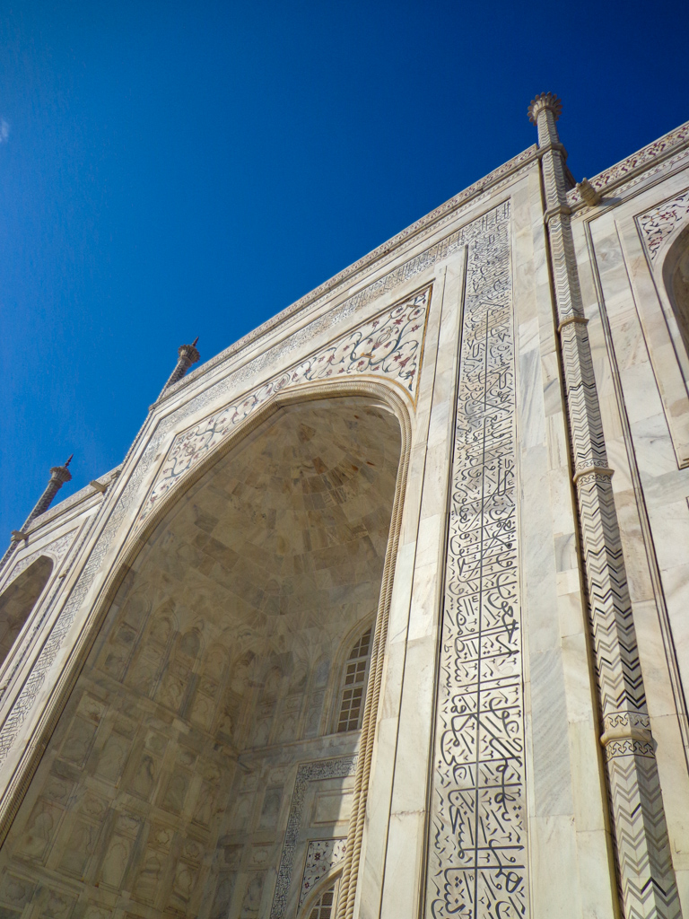 taj mahal close up