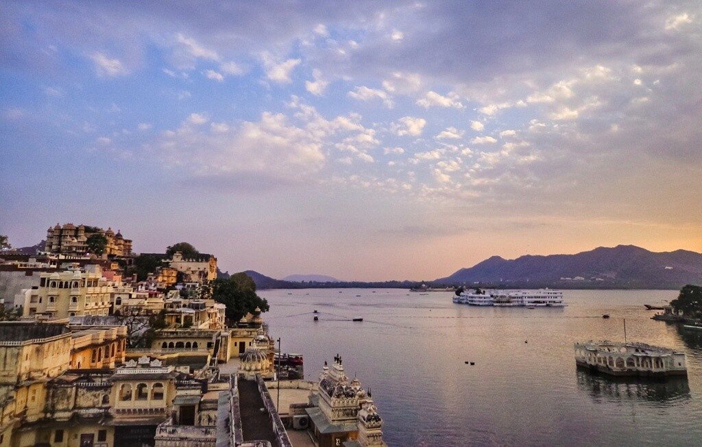 wpid-udaipur-lake-pichola-sunset-2-01.jpeg.jpeg