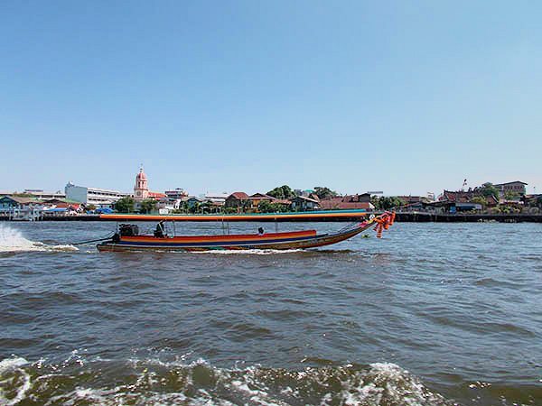 Boats along the Chao Praya River