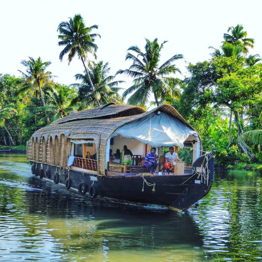 Cruising the Kerala backwaters on a houseboat is an expereince you can't miss when in Kerala