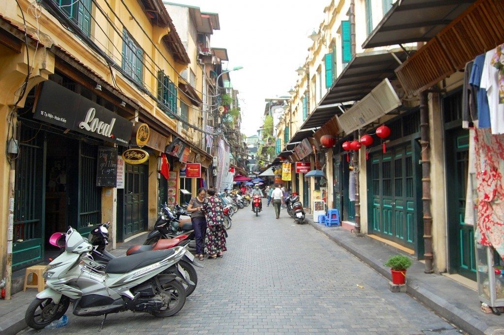 Bia Hoi corner, Hanoi