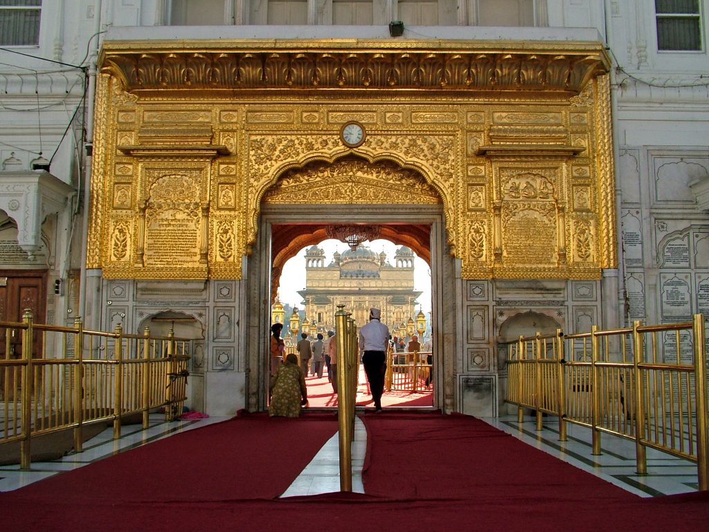 Entrance_to_Golden_Temple,_Amritsar