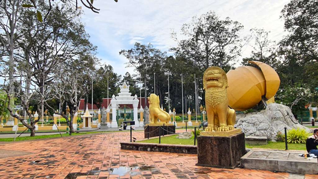 royal palace siem reap OP