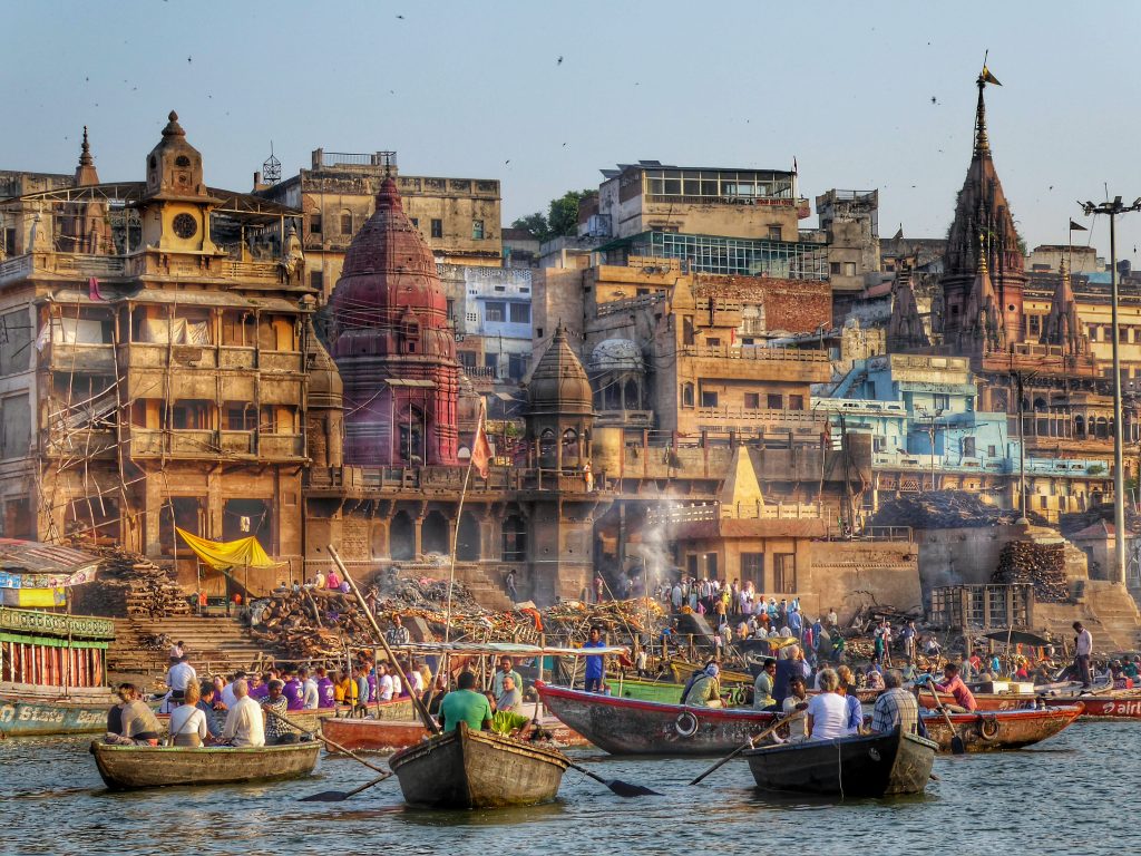 cremation ghats varanasi