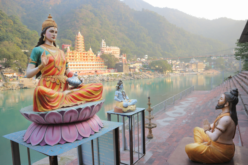 Rishikesh Ganges Views. Photo by d_odin and Shutterstock