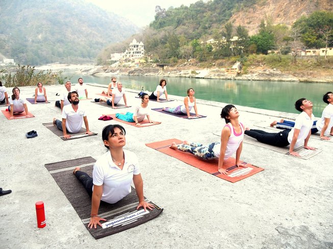 yogananada ganges yoga class