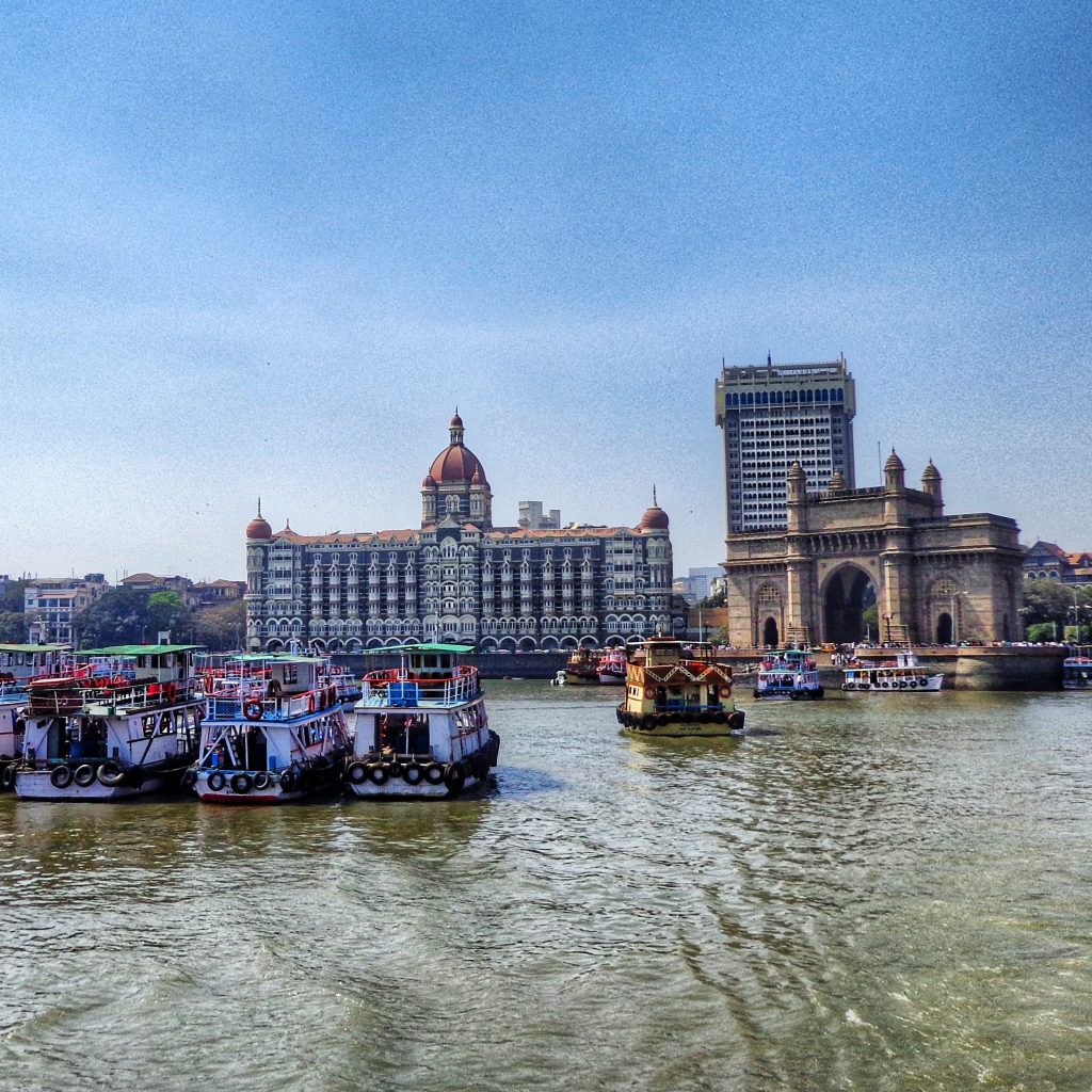 mumbai gateway of india taj hotel