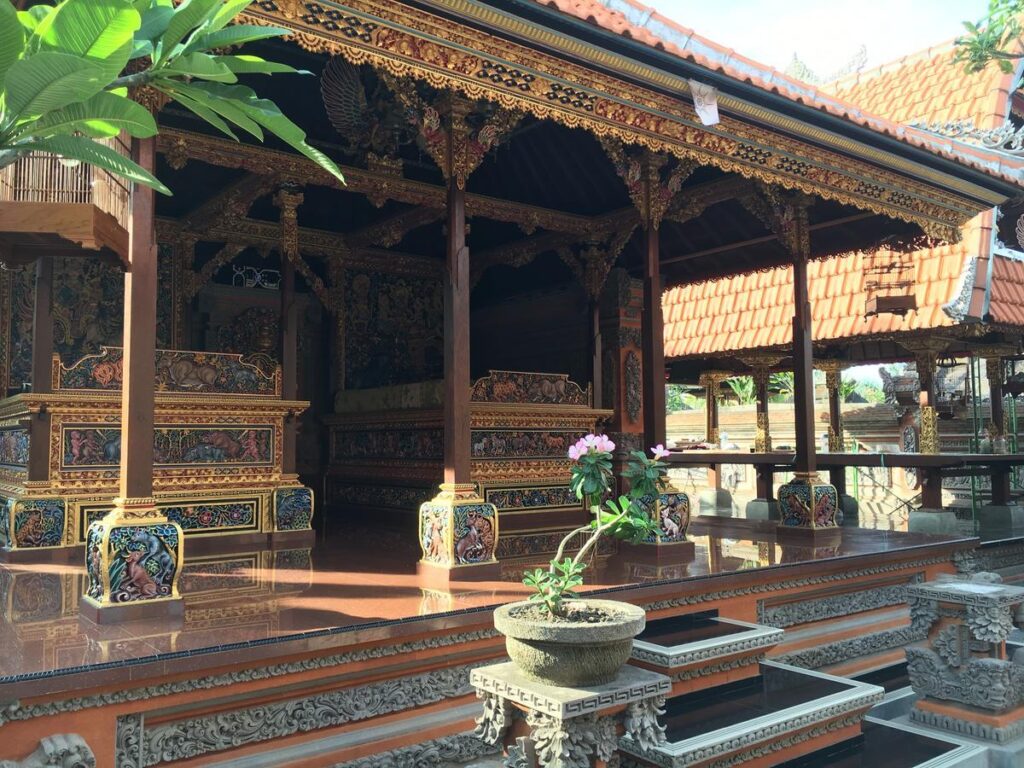 gedong family homestay