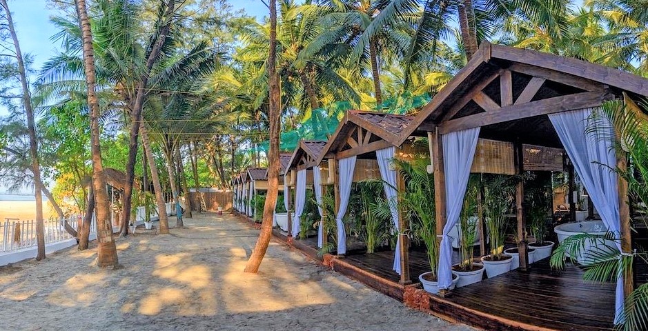 larisa luxury goa beach huts morjim