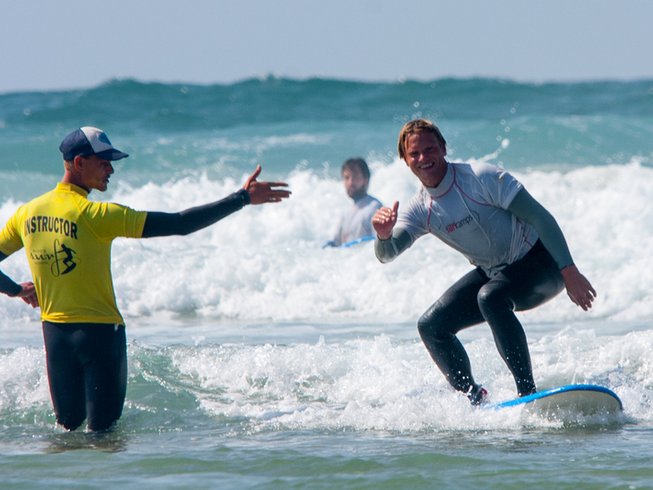 arrifana surf lesson algarve surf camp