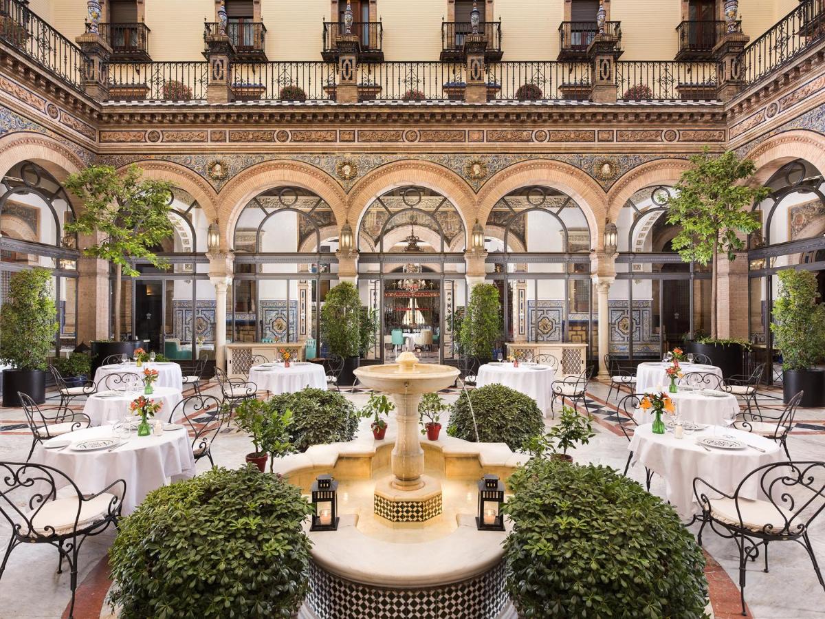 hotel alfonso seville courtyard