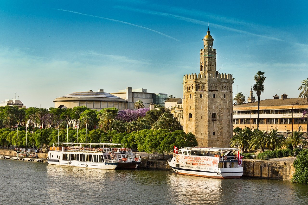 seville tower of gold and river