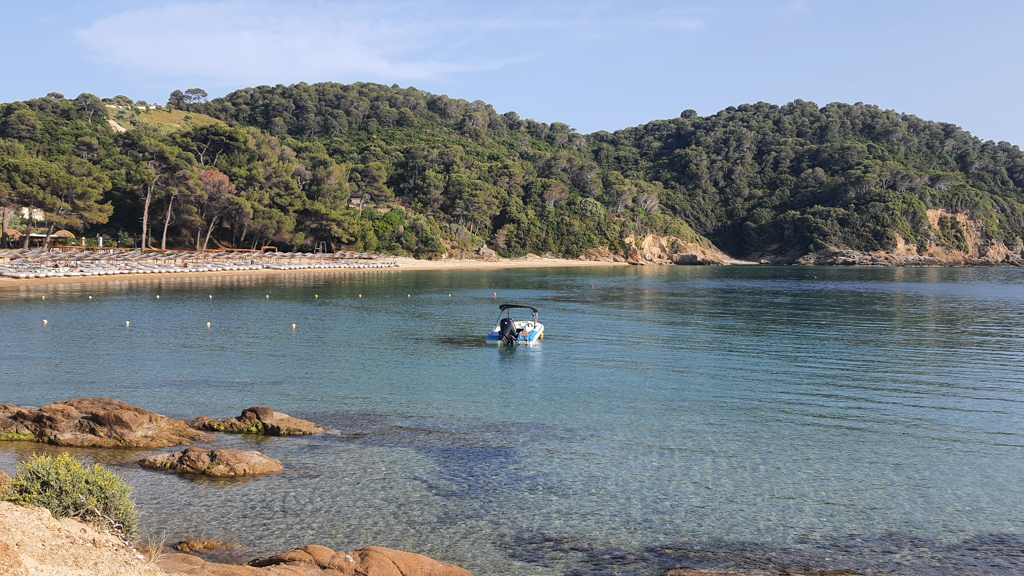 banana beach skiathos