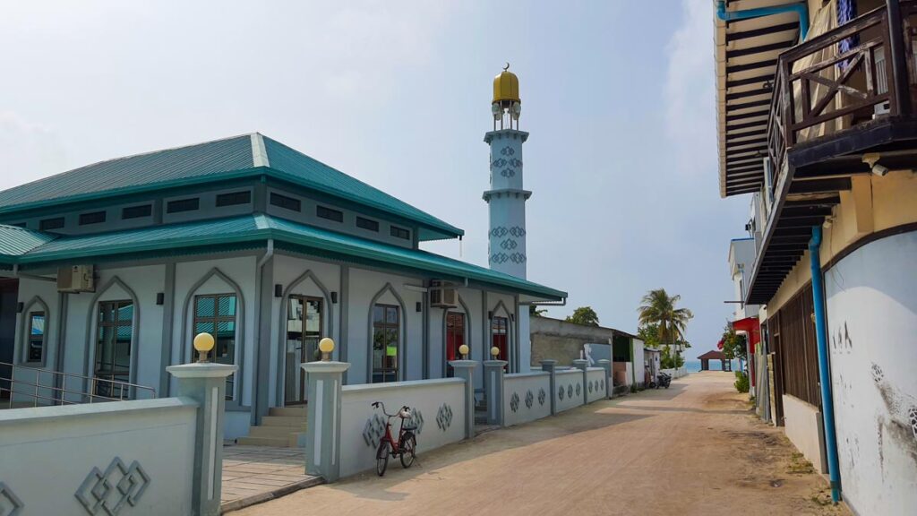 mosque in thulusdhoo local island in the maldives