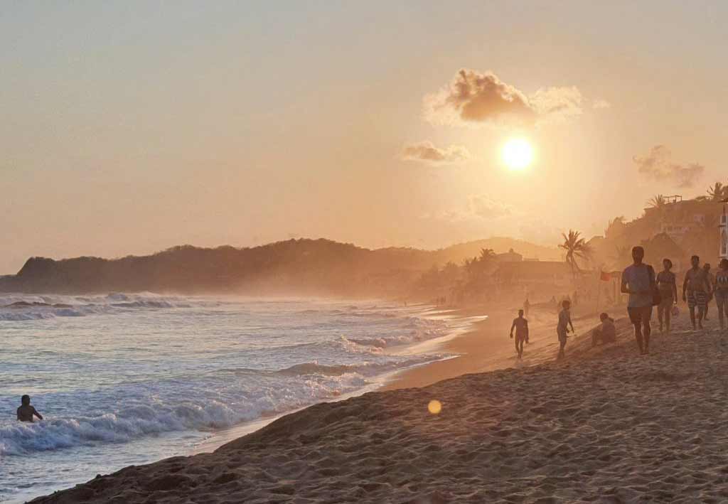 zipolite beach sunset