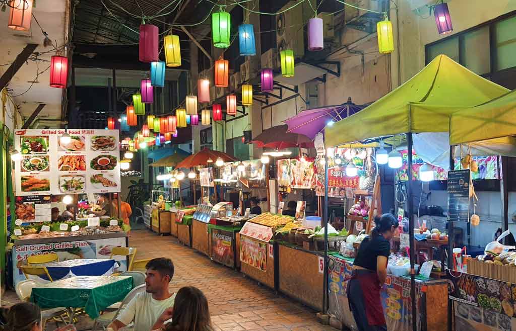 Chiang Mai night market food stalls