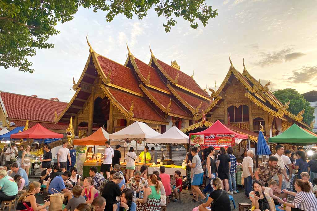 Chiang Mai Sunday Walking Street Market