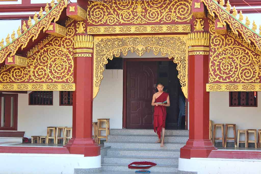 monks temple Thailand