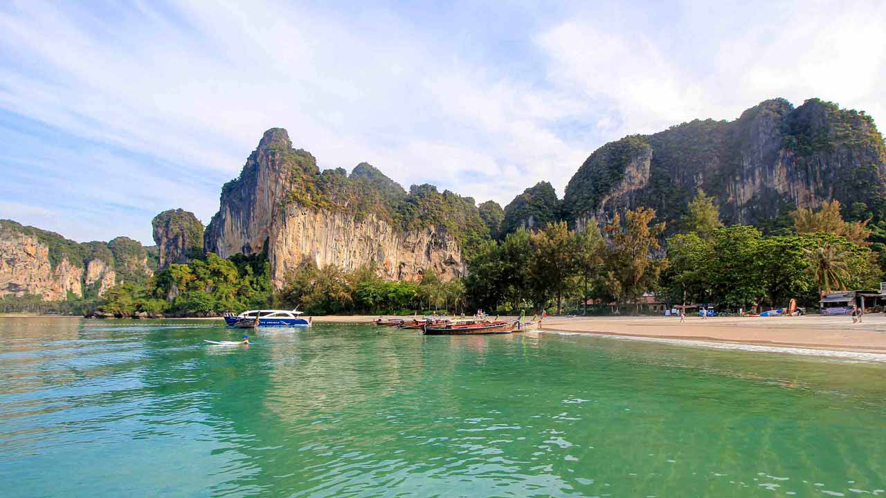 Railay beach on a 4 Island Tour. Photo by Places Of Juma