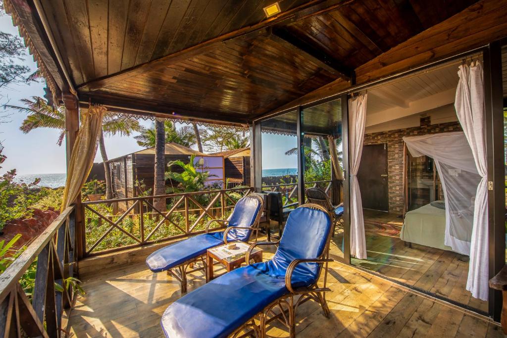 simrose agonda room and balcony