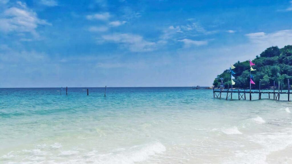koh samet blue water thailand