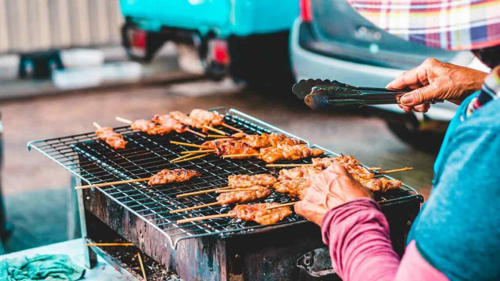 street-food-bangkok-meat-on-sticks-1280-op