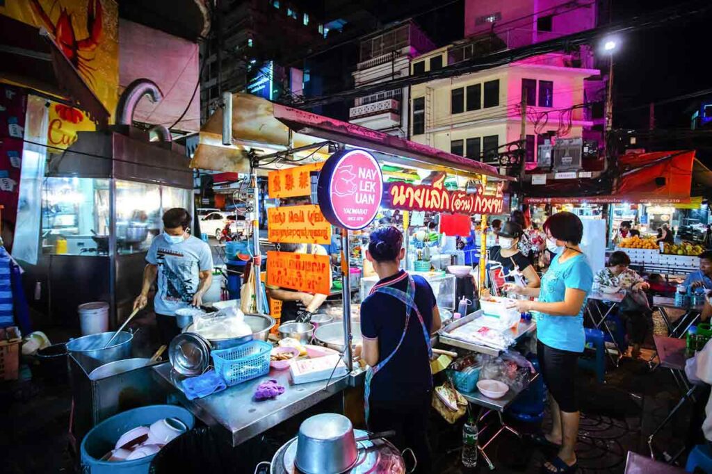 street-food-stall-in-bangkok-1280-op