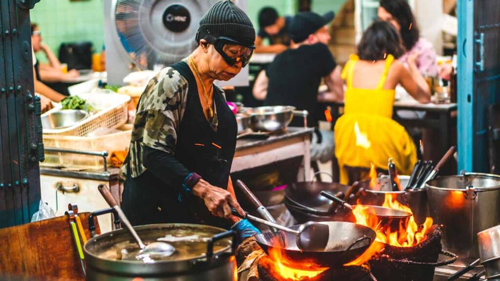 bangkok-street-food-woman-chef-1280-op jay fay