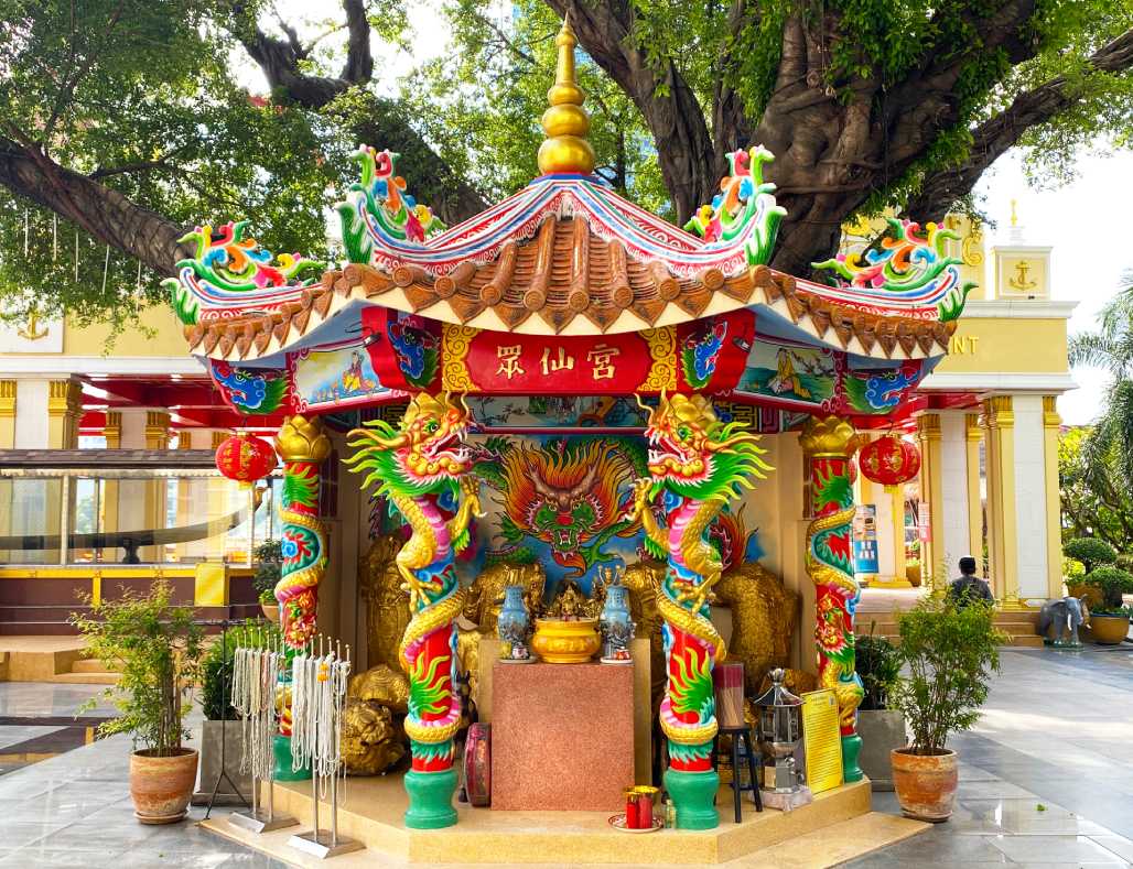 chinese shrine in talat noi bangkok OP