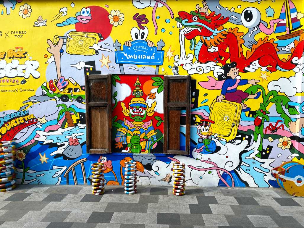 street art in talad noi in bangkok OP