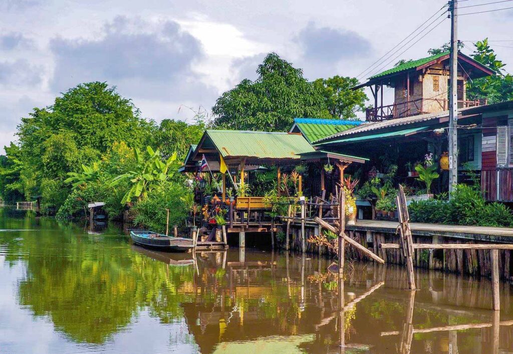 wooden-house-on-water-bangkok-thailand-1280-op