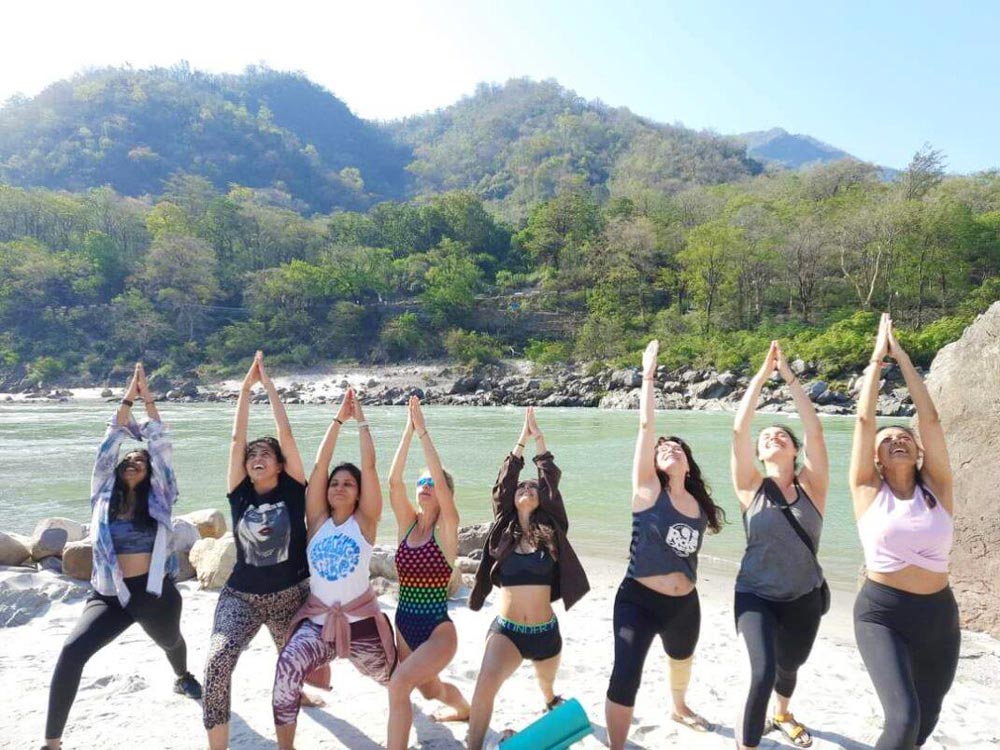 Jiva Yoga Academy group having fun by the Ganges river