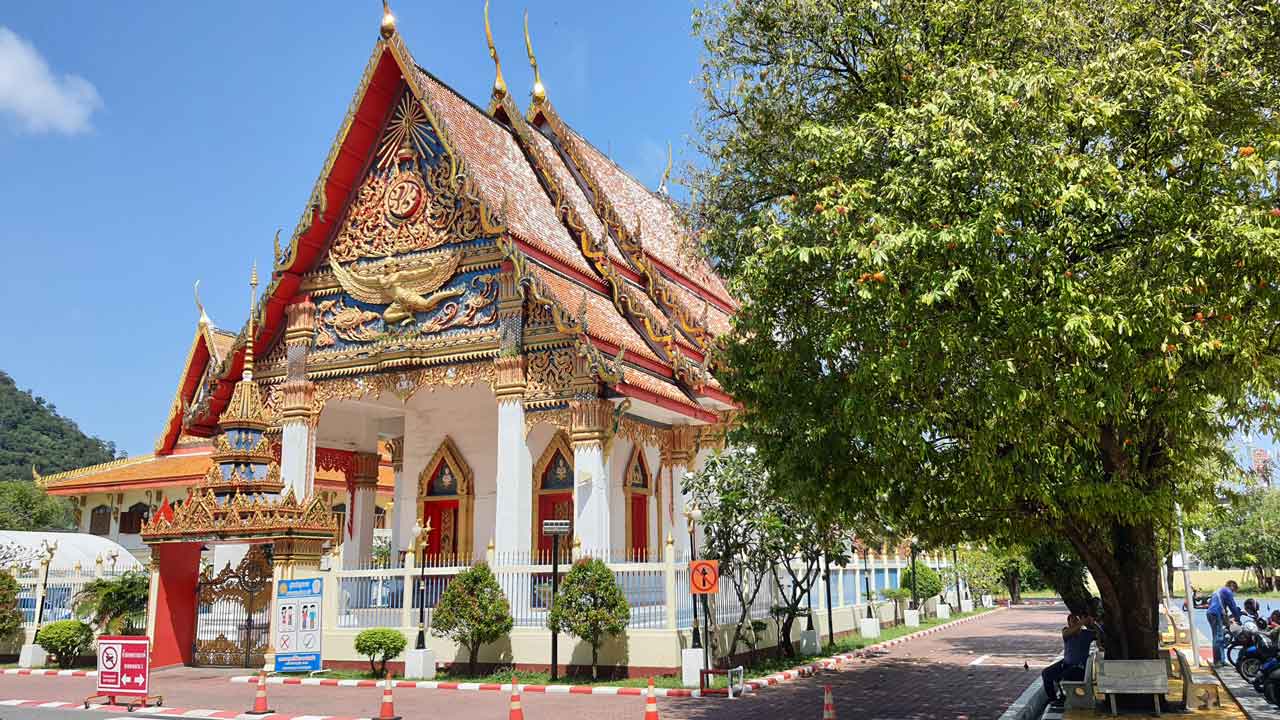 phuket old town thai temple