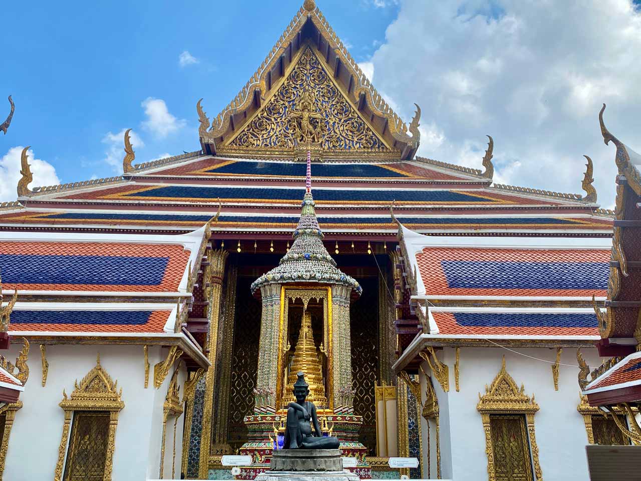 the hermit statue at the temple of the emerald buddha