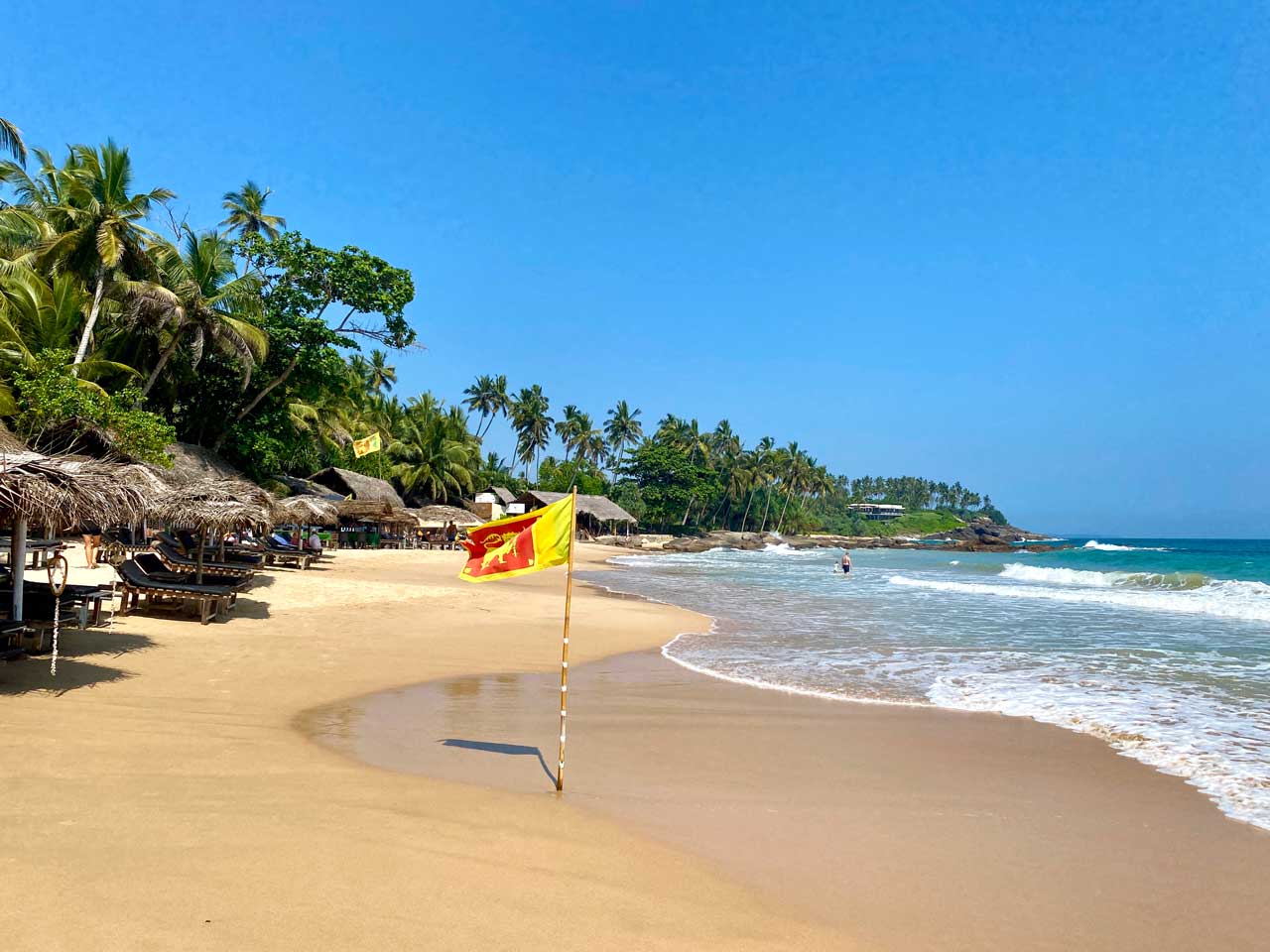 goyambakka beach sri lanka