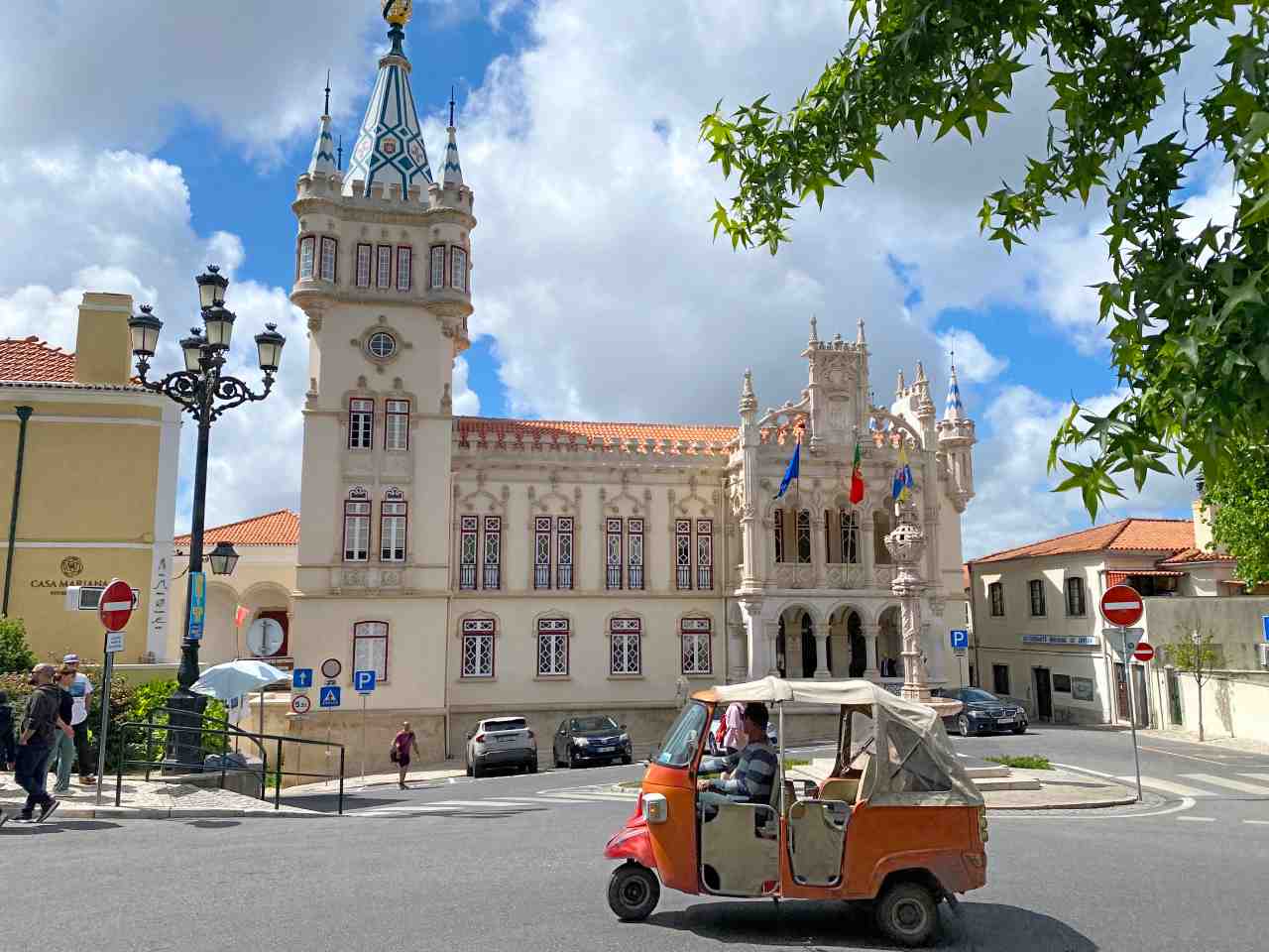 Tuk tuk rikshaw Sintra