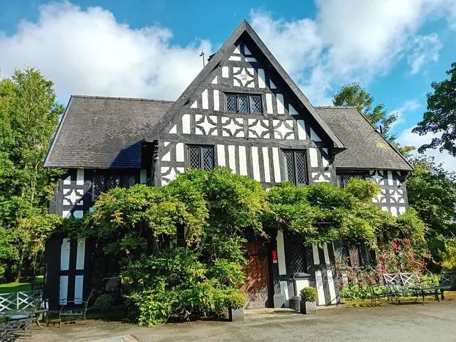 La Crisalida yoga retreats in the UK