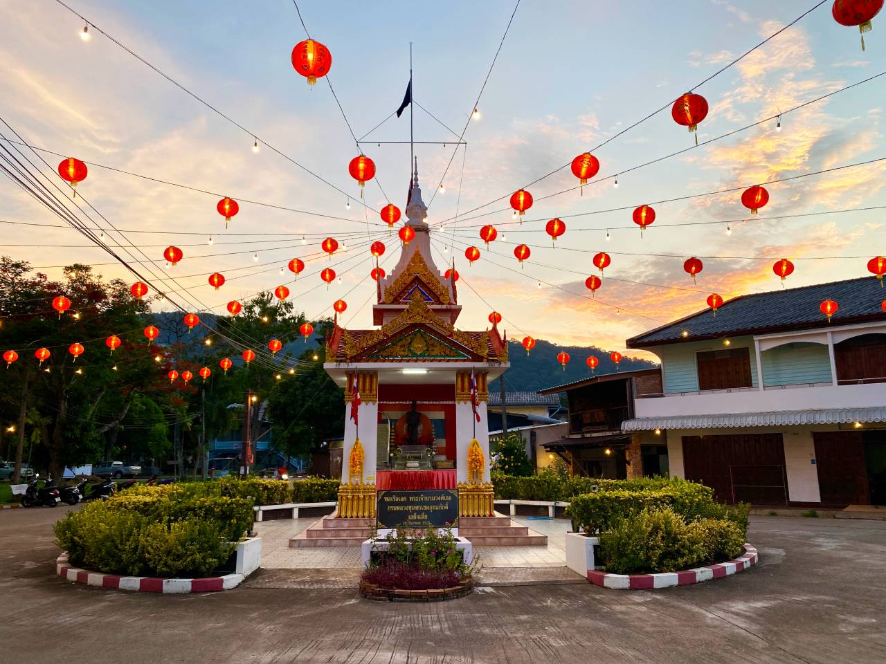old town koh lanta temple