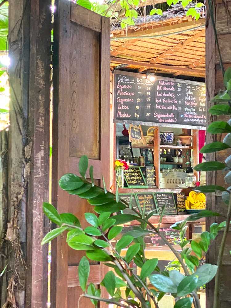 om garden cafe pai 