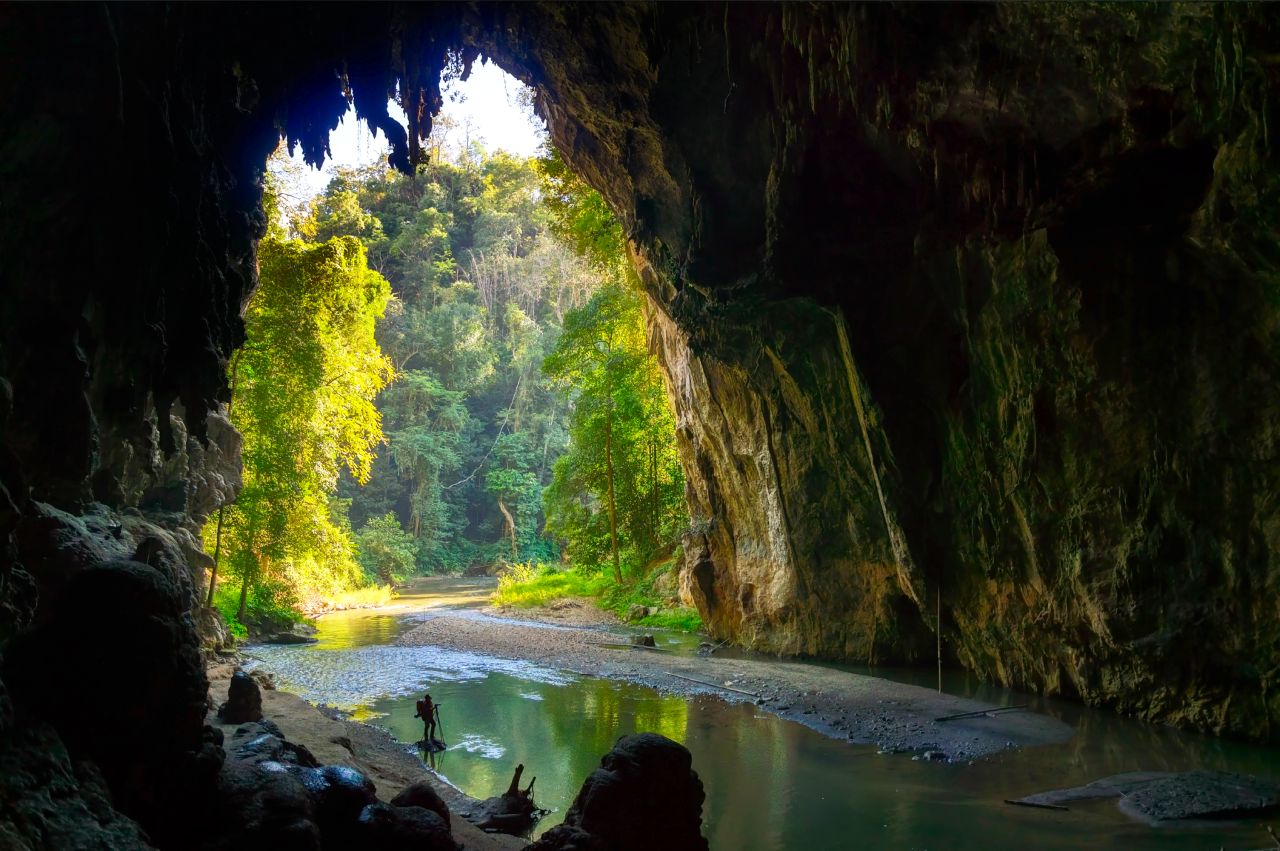 tham lod cave mae hong son OP