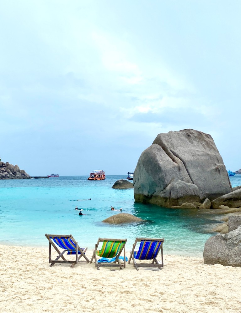koh nang yuan beach chairs 